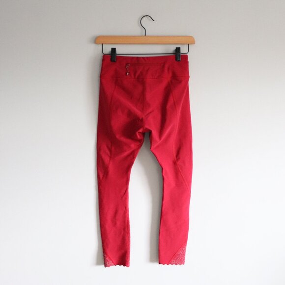 Lululemon Womens Pink Tight Stuff Sz 4 Scalloped Active Crop Run Leggings | 31" - Picture 3 of 11